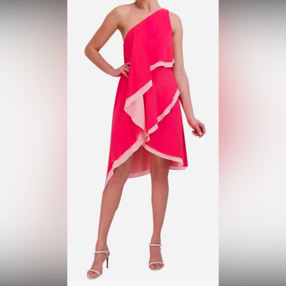 BCBGMAXAZRIA DRAPPED size 6 SAMPLE